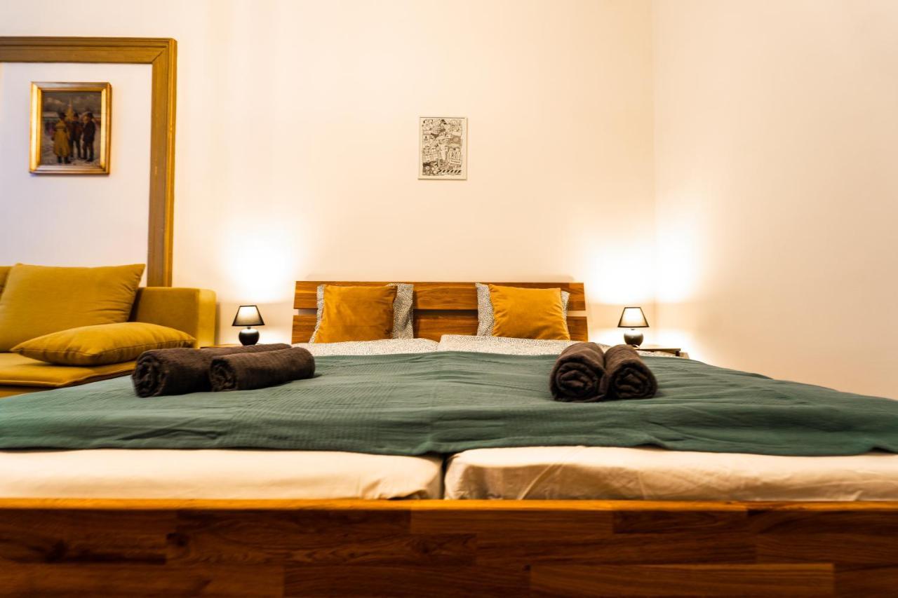 Palace Quarter Suite 布达佩斯 外观 照片