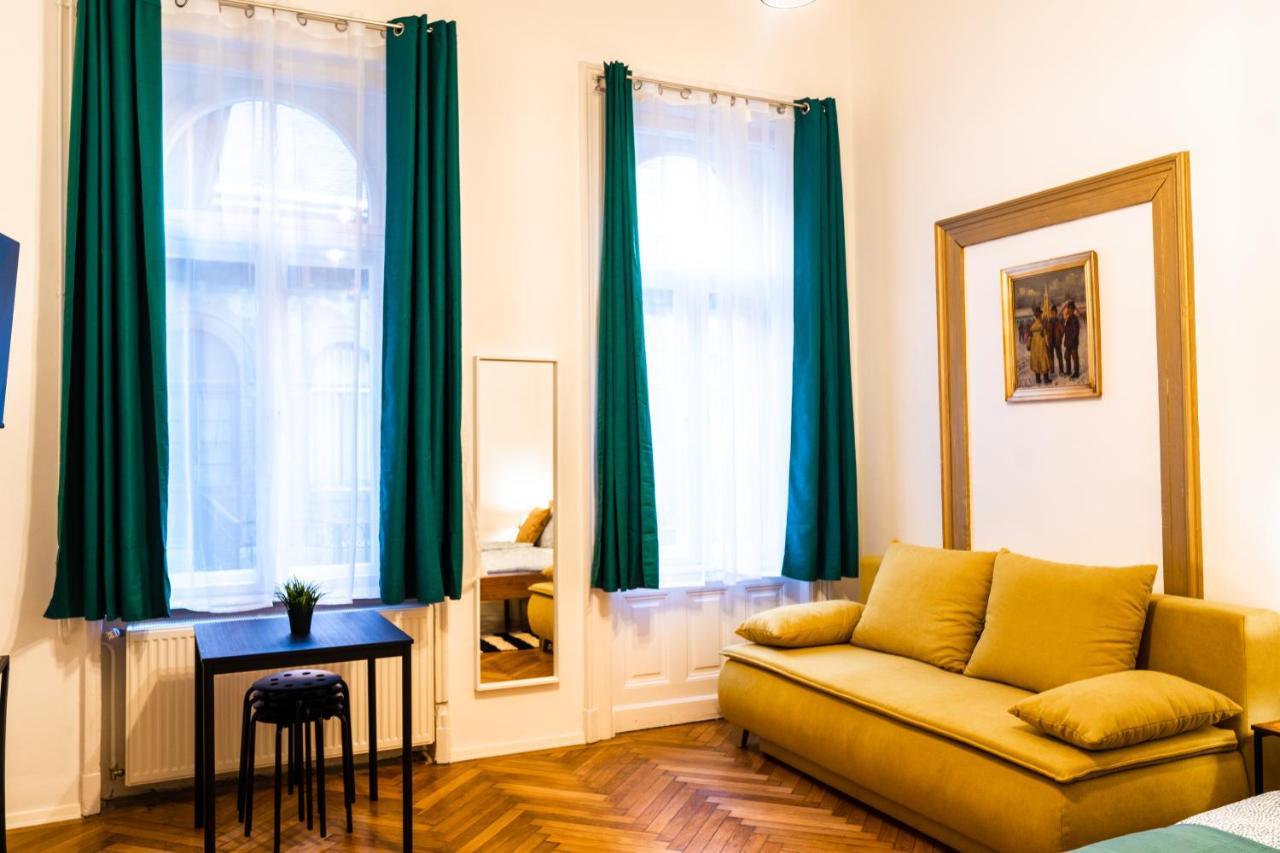 Palace Quarter Suite 布达佩斯 外观 照片