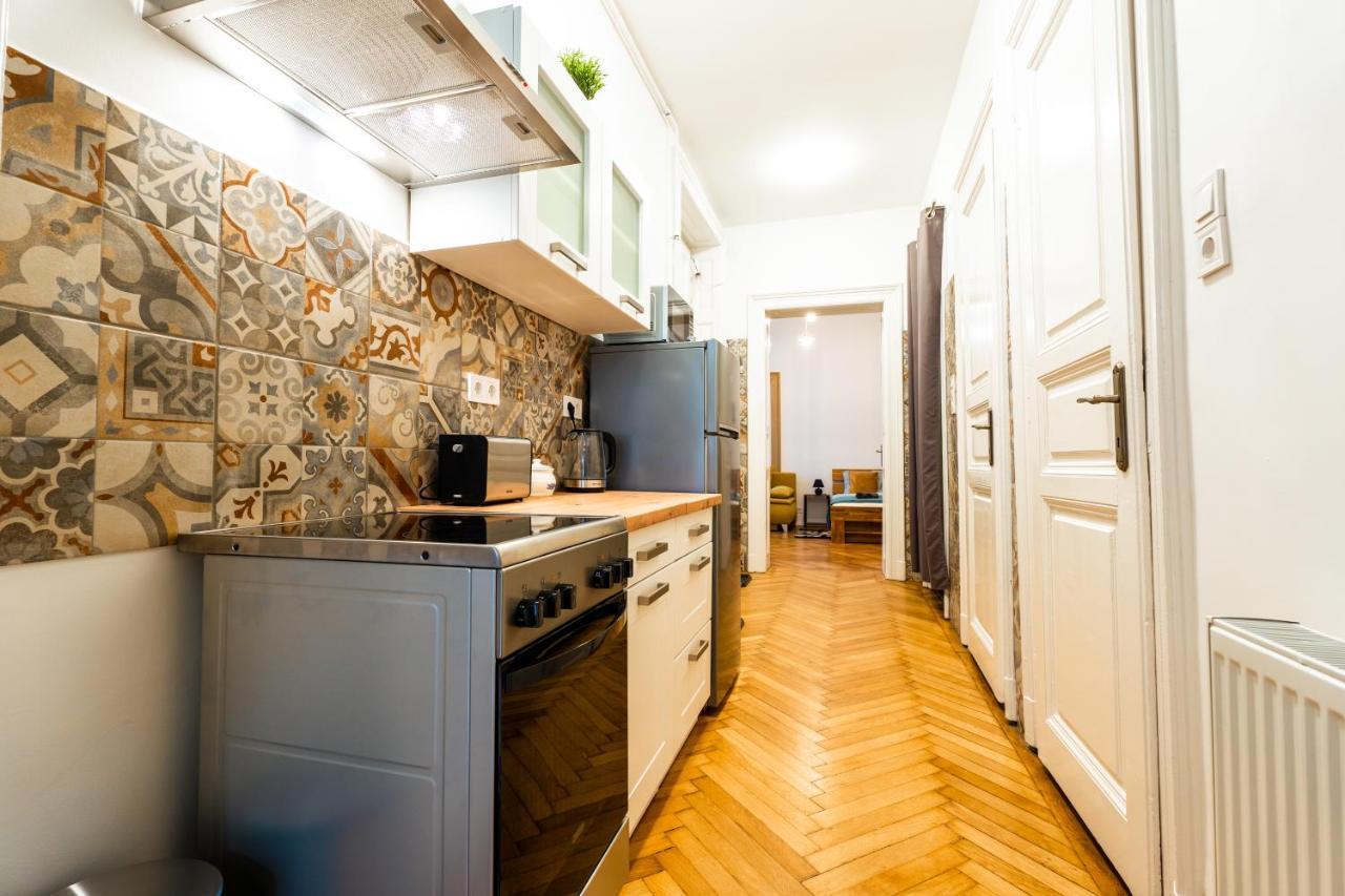Palace Quarter Suite 布达佩斯 外观 照片
